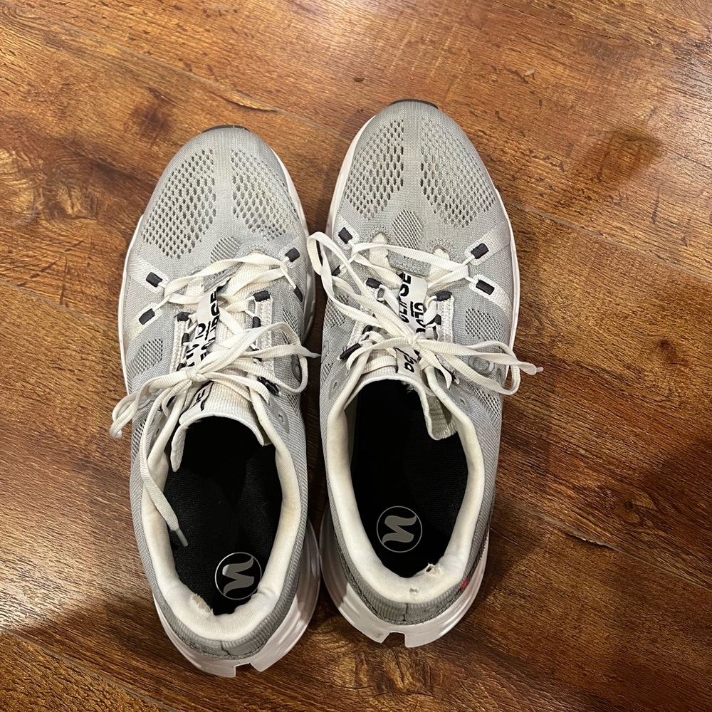 On Cloud size 12